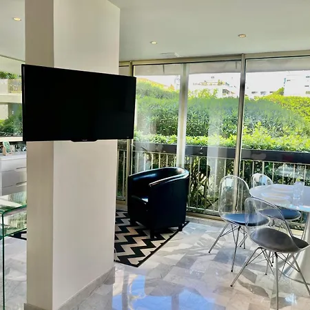Appartement Résidence Exceptionnelle - Appartement Standing avec Plage privée, Piscine, Tennis, Parking Mandelieu